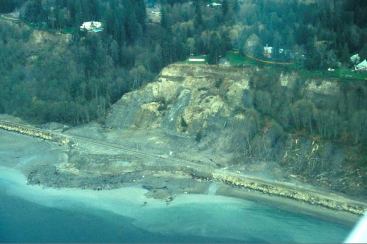 what-the-oso-landslide-teaches-us-about-oil-trains-sightline-institute